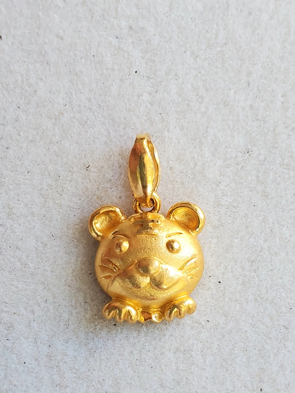 🐯 24K Solid Gold Small Tiger Charm Pendant - 1.83g